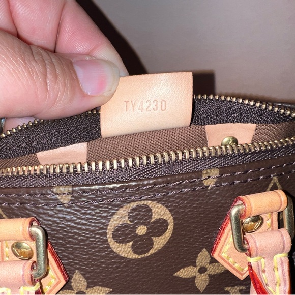 Louis Vuitton speedy nano - Picture 3 of 8